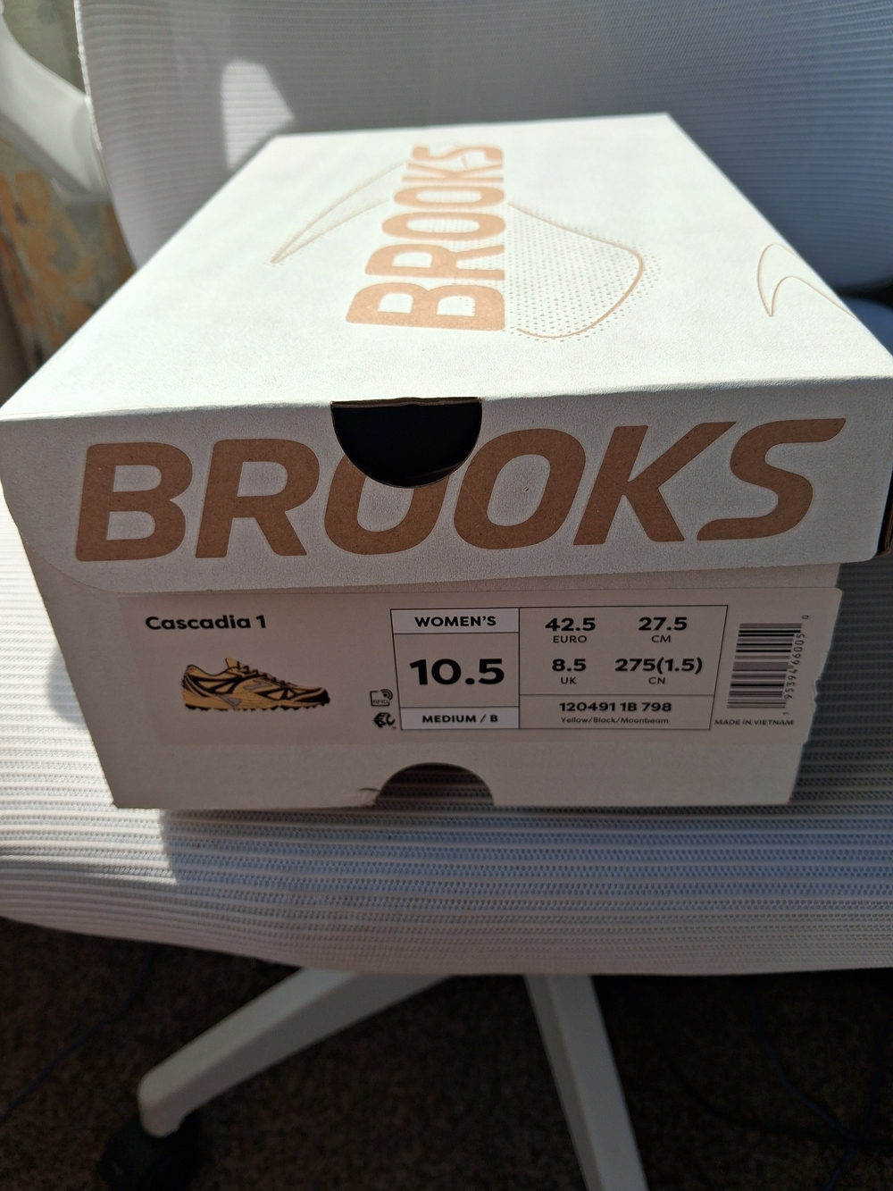 Brooks Women's Sneakers - Tan and Black